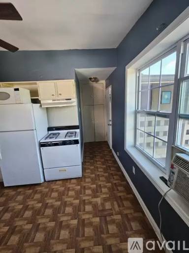 Main picture of 3010 Lake St