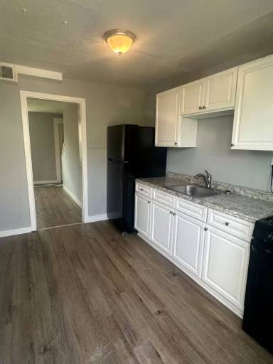 Main picture of 92-102 Blackmore St