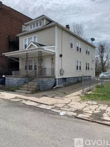 Main picture of 80 10th St