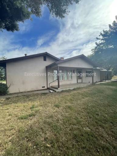 Main picture of 14621 South Ave