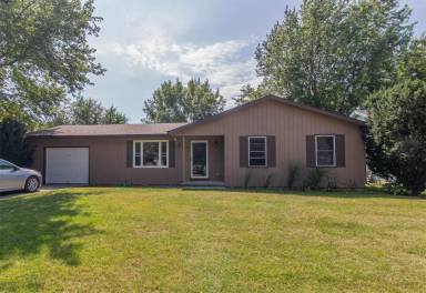Main picture of 334 Maple Ave