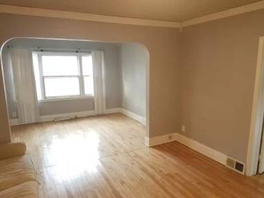 Main picture of 416 Broadway St NE