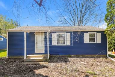 Main picture of 4037 S Yellow Springs St
