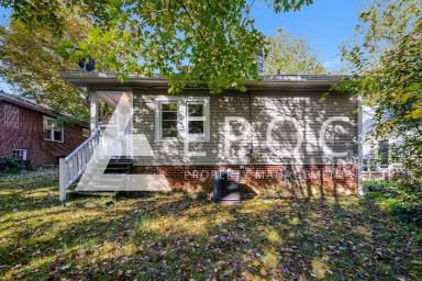 Main picture of 2525 Greenway Ave