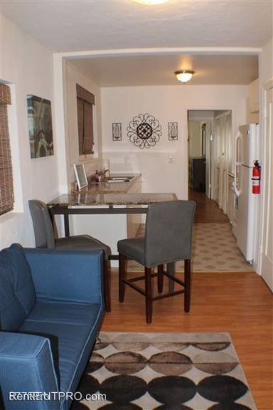 Main picture of 8722 W Pico Blvd