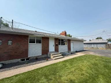 Main picture of 323 E Wabash Ave