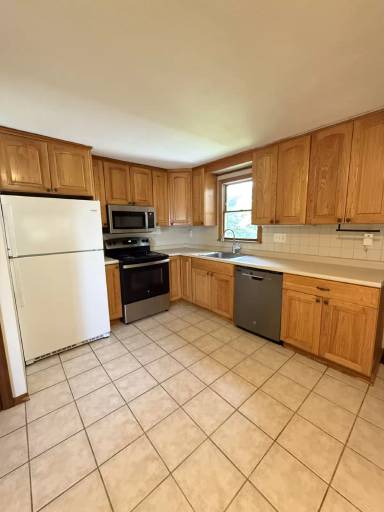 Main picture of 39 Loomis St