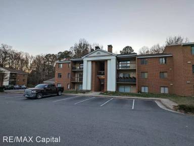 Main picture of 4004 Governors Sq