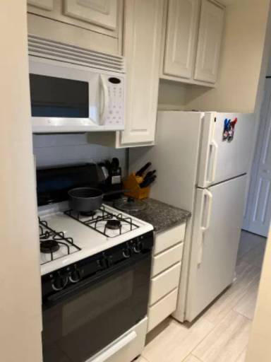 Main picture of 1875 Tall Oaks Dr