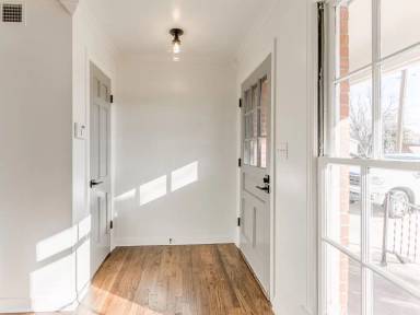 Main picture of 9417 Mahler Pl