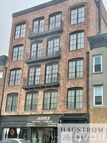 Main picture of 489 3rd Ave
