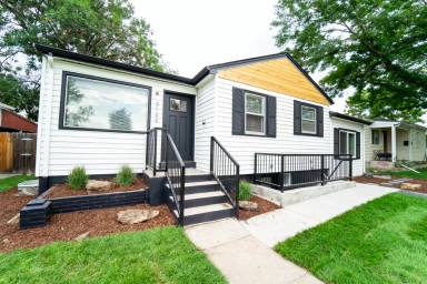 Main picture of 3144 S Fox St