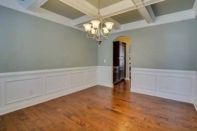 Main picture of 218 Seaton Ave