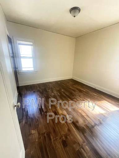 Main picture of 3878 N 27th St
