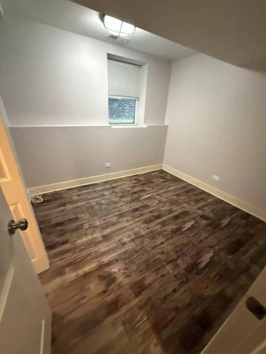 Main picture of 1363 W Walton St