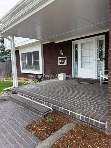 Main picture of 10074 E Lake Dr