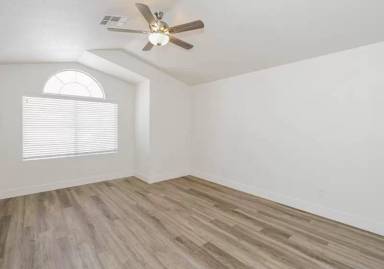 Main picture of 8141 Shoreham St