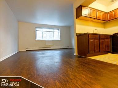 Main picture of 1040 W Hollywood Ave Apartments