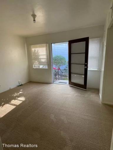Main picture of 1240 Essex St