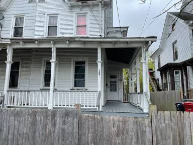 Main picture of 141 Walnut St