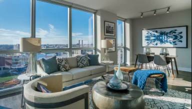 Main picture of 810 S Financial Pl