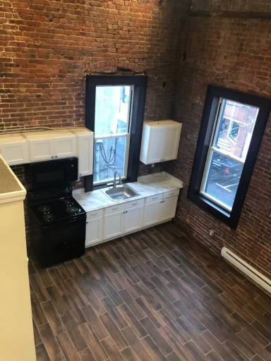 Main picture of 36 W Front St