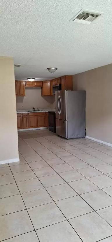 Main picture of 5210 SE 29th St