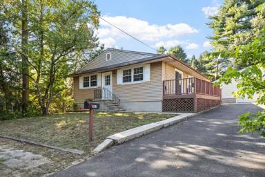 Main picture of 305 Grand Ave