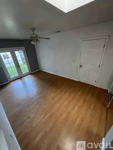 Main picture of 15704 Crenshaw Blvd