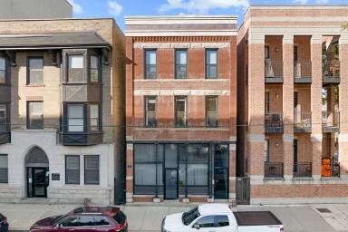 Main picture of 2454 N Southport Ave