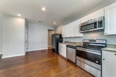 Main picture of 1035 W French Pl