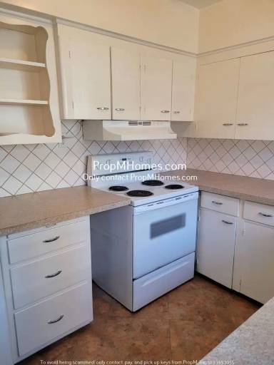 Main picture of 3031 SE 52nd Ave