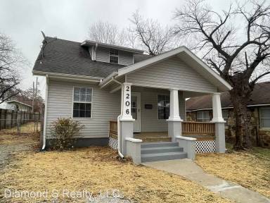 Main picture of 2206 N Missouri Ave