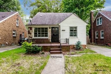 Main picture of 16189 W Parkway St