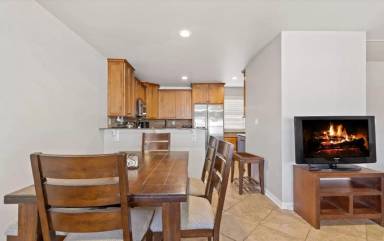 Main picture of 2818 S Winston Ave