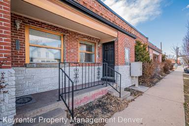 Main picture of 3127 N Downing St