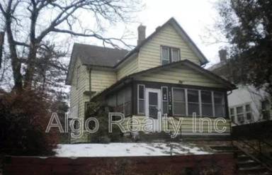 Main picture of 2647 Fremont Ave N