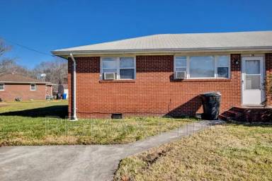 Main picture of 936 Schumann Dr