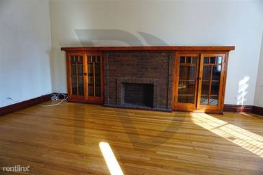 Main picture of 1438 W Addison St