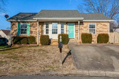 Main picture of 102 Eaglewood Ct