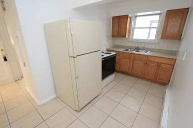 Main picture of 32 Irving Pl