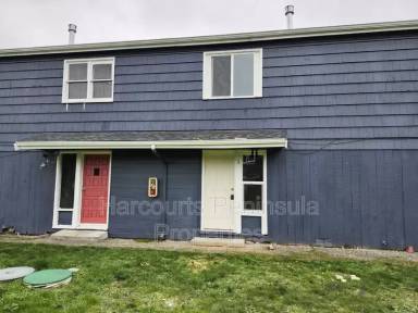 Main picture of 2831 NE Center St