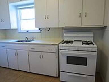 Main picture of 1208 E 31st St