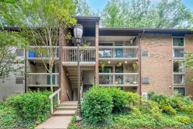 Main picture of 1530 Moorings Dr