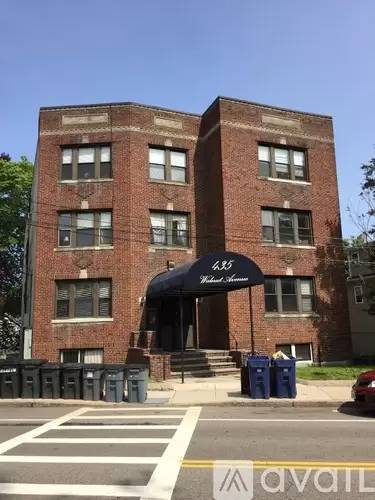 Main picture of 435 Walnut Ave