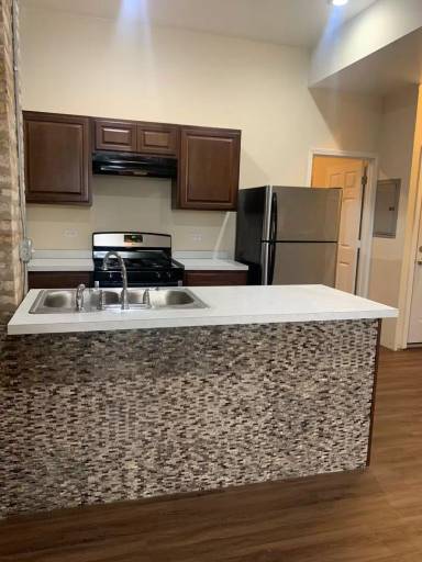 Main picture of 1141 S Western Ave