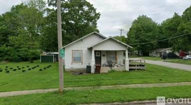 Main picture of 1351 N West Ave