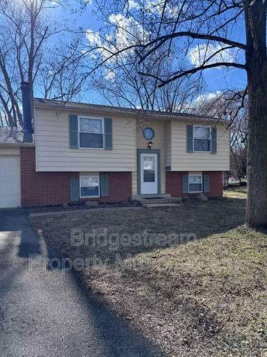 Main picture of 105 Bedford Farm Cir