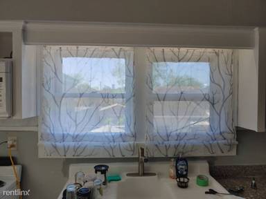 Main picture of 102 Stiles St