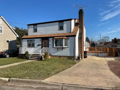 Main picture of 215 Karsey St